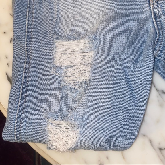 *donated* Hollister Ultra High-Rise Mom Jeans - Picture 5 of 9
